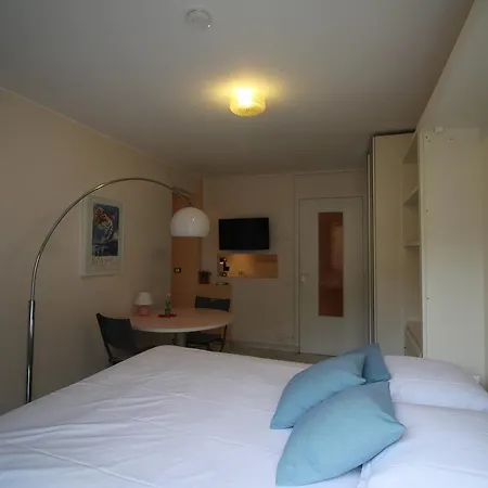 - Wagner Studio Balcon * Νίκαια